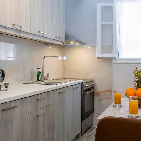 H&g Old Town Apartment
